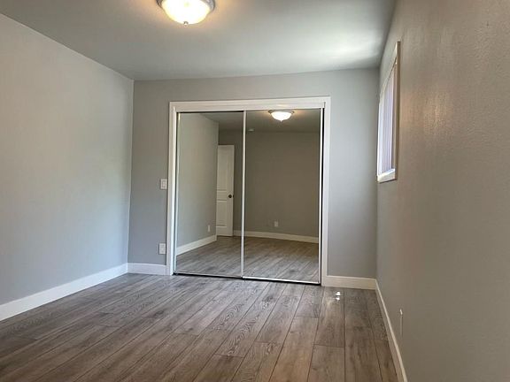 Bedroom with Bathroom inside