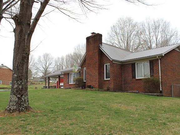 2nd image of 2025 Powhatan Dr