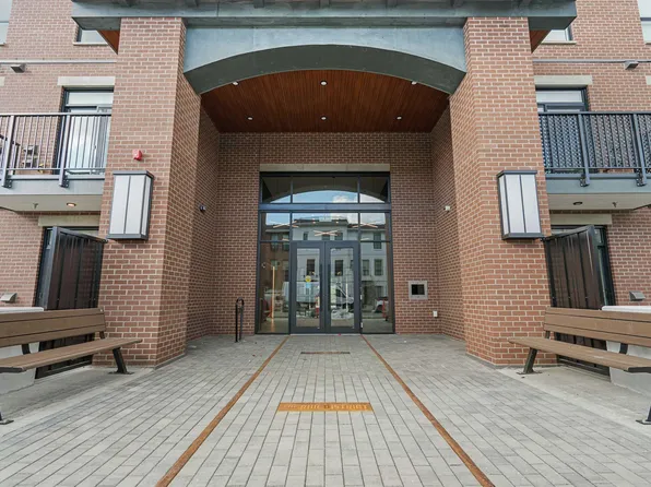 2771 Montrose Ave #103, Abbotsford, BC V2S 0N4