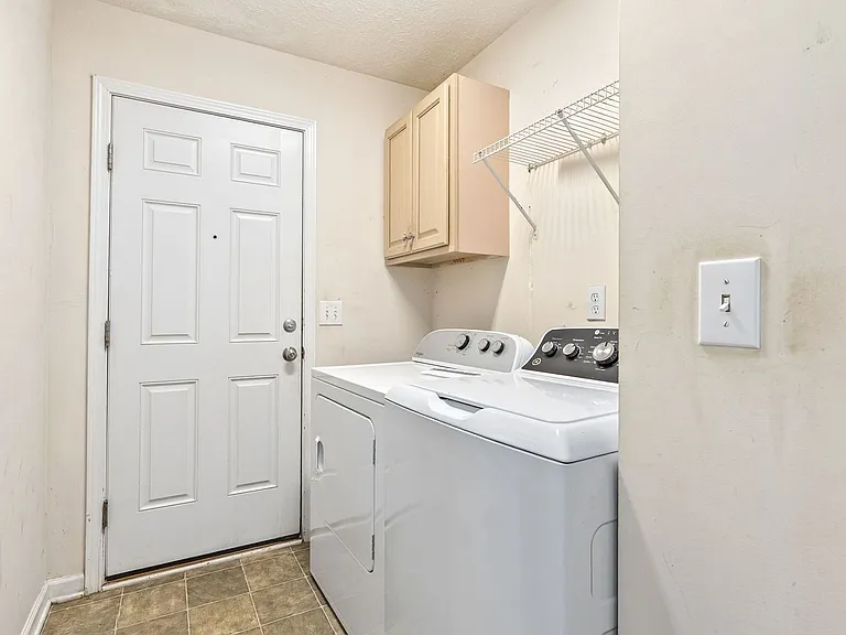 4264 Live Oak Dr — Photo 21