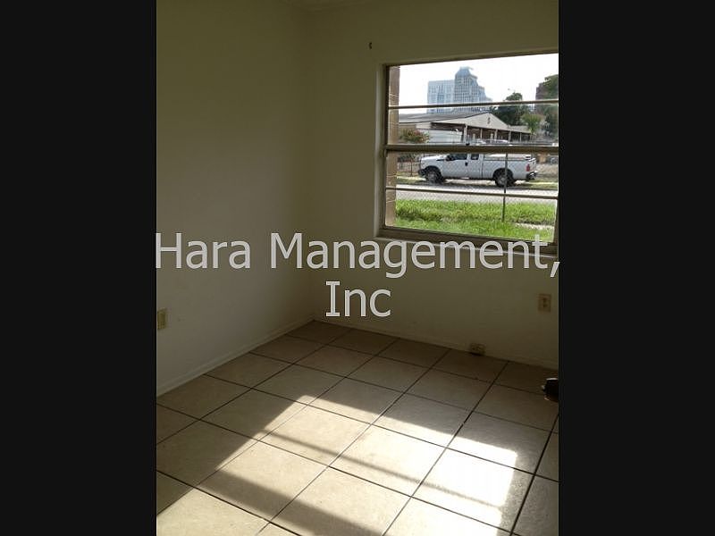 2nd image of 601 W Jefferson St APT 6
