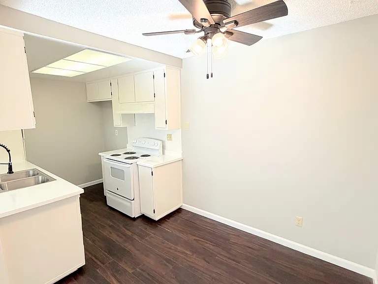 7885 Vista Ridge Dr — Photo 3