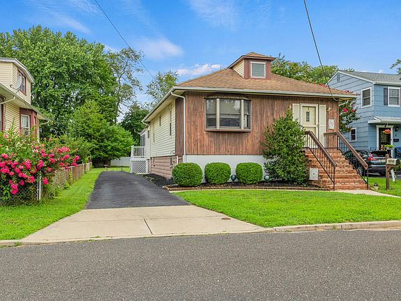 4th image of 23 Browning Ave