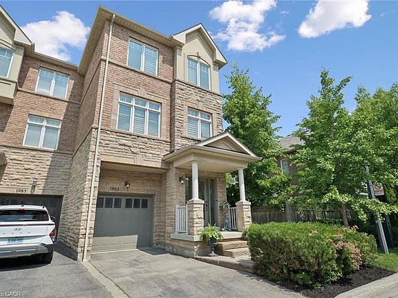 2nd image of 1983 Rackus Cres