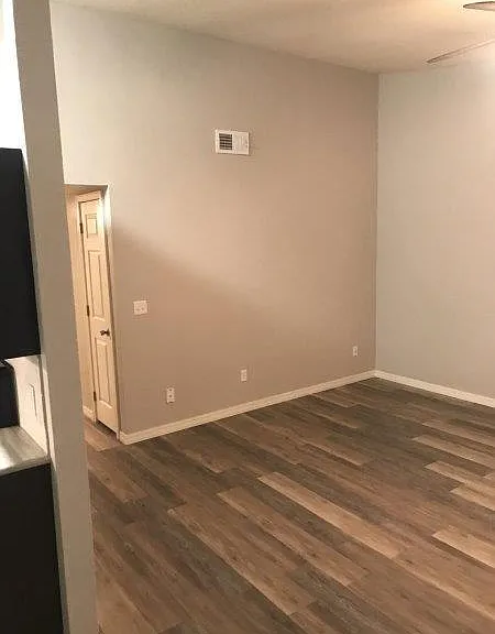 820 Hardy Springs Cir #B — Photo 7
