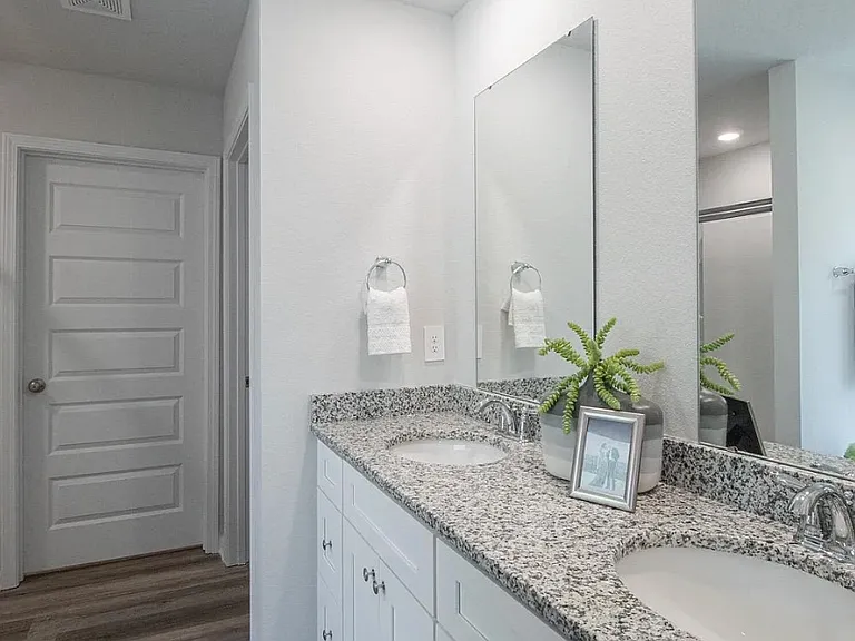 124 Dewberry Dr — Photo 7