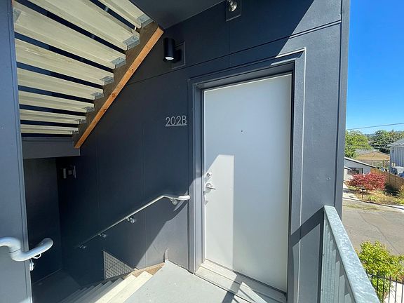 4th image of 6080 SE 84th Ave #202B
