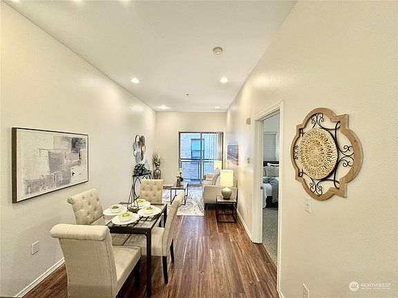 5th image of 1323 Boren Avenue #604