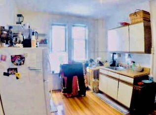 2526 18th St #2R, Astoria, NY 11102