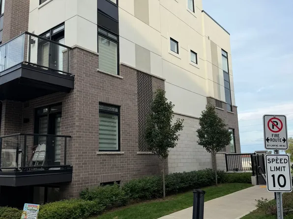 1581 Rose Way, Milton, ON