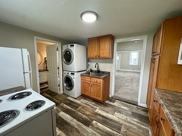 922 Center Point Rd NE — Photo 11