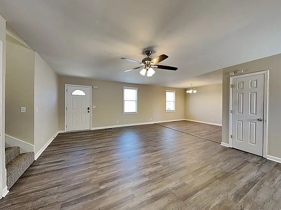 3rd image of 3833 Buena Vista Pike