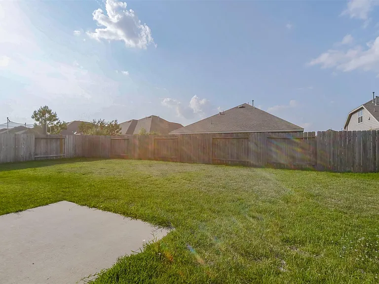 8730 Sunny Gallop Dr — Photo 40