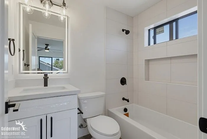 3075 Hawthorn St #5 — Photo 12