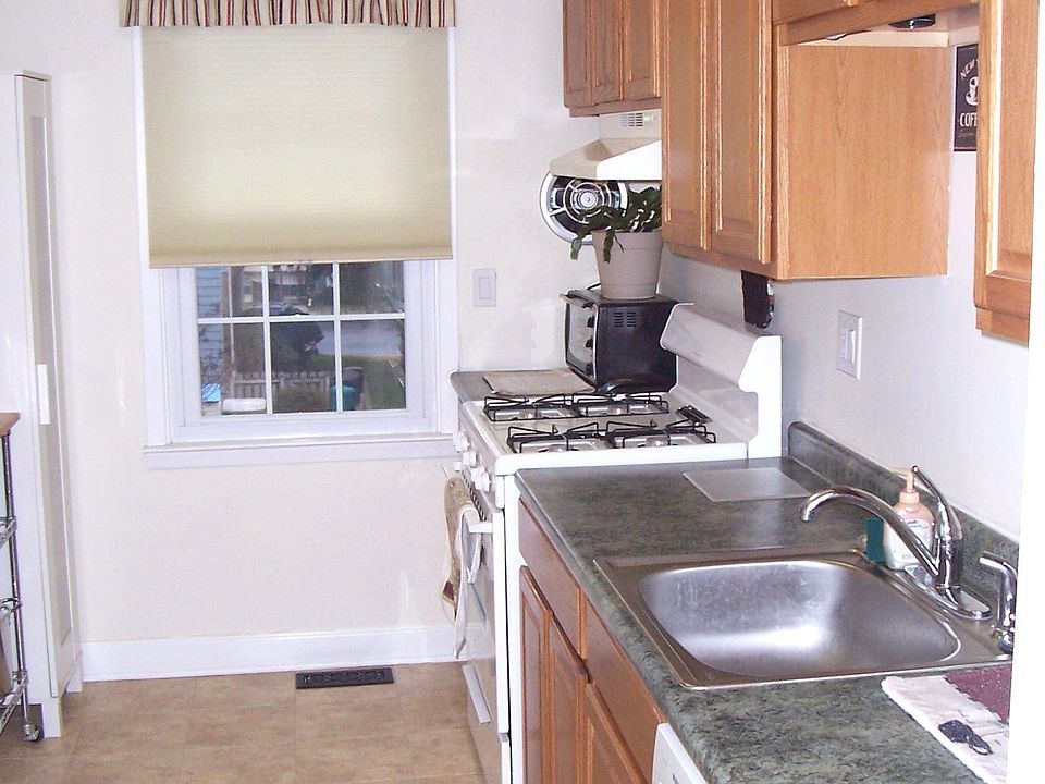 2nd image of 15 Arwell Ct