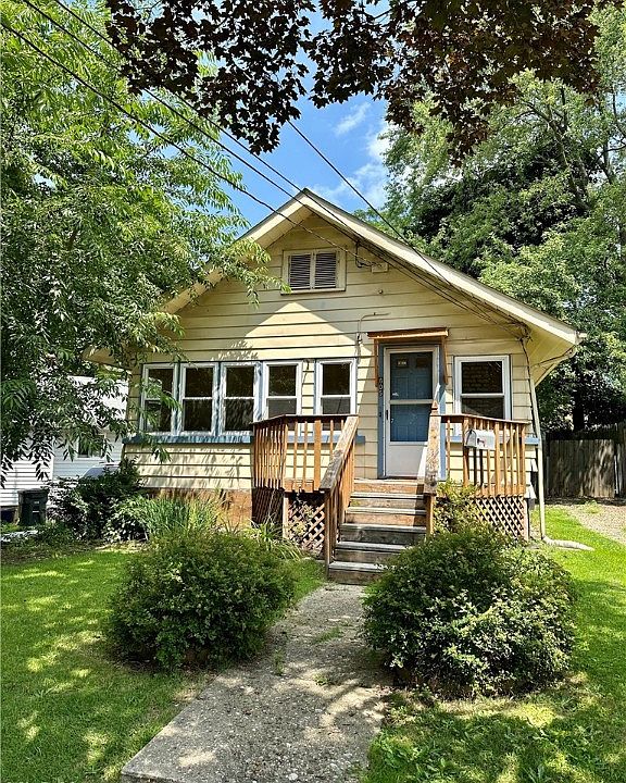 1st image of 605 Hallie Ave