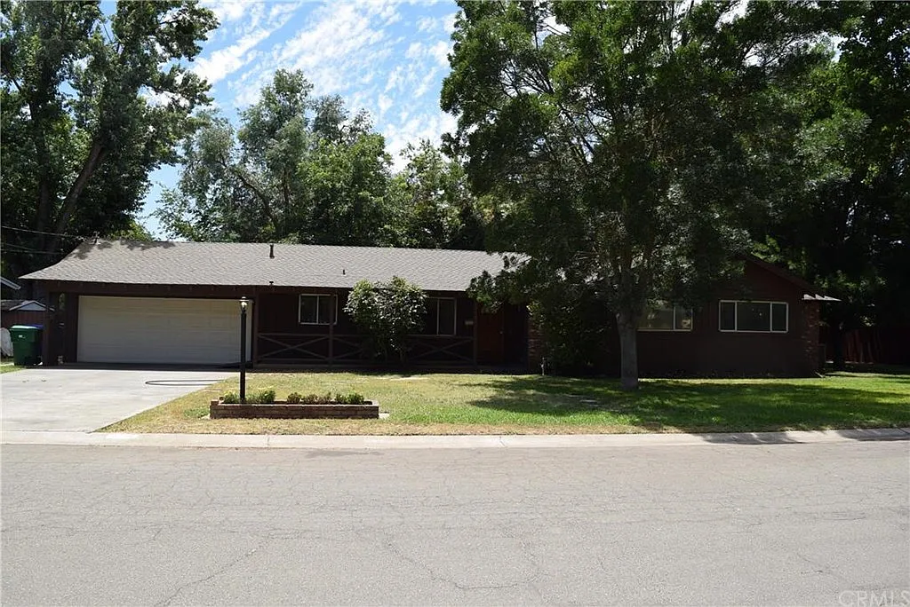 2866 Arden Ln photo 1