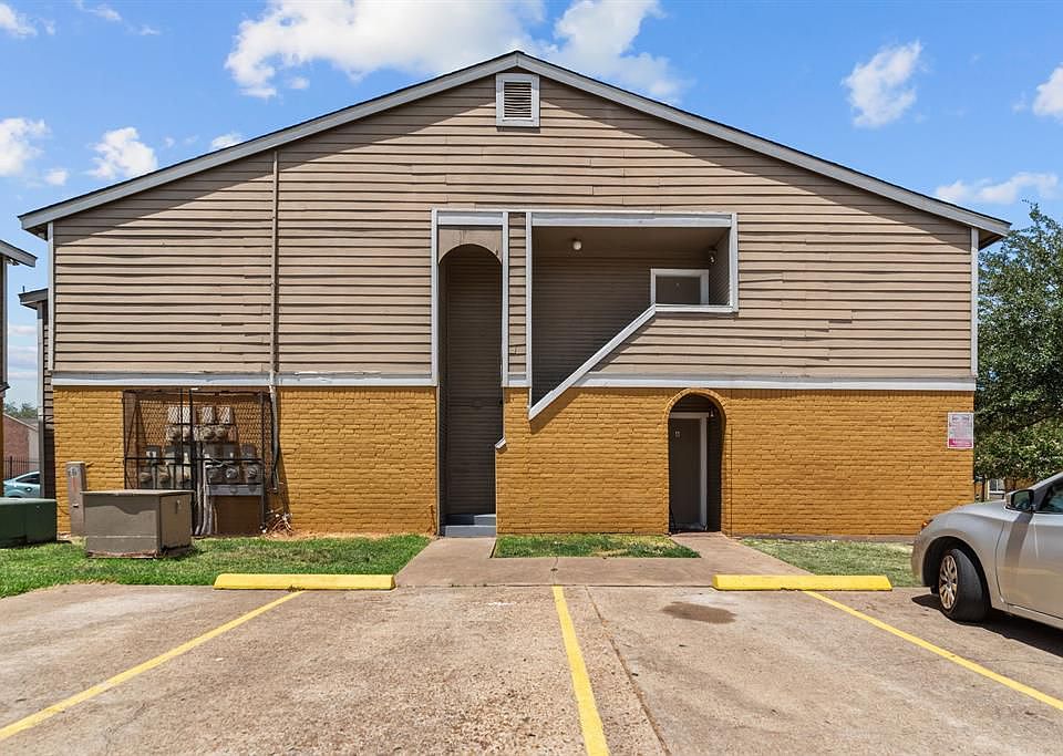 1st image of 12527 Ashford Meadow Dr #B
