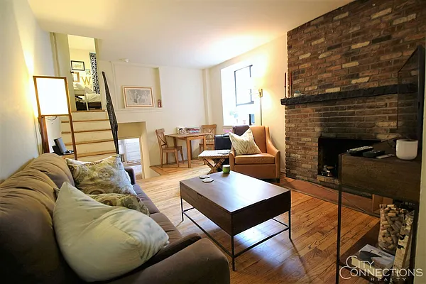 Rented by City Connections Realty | media 19