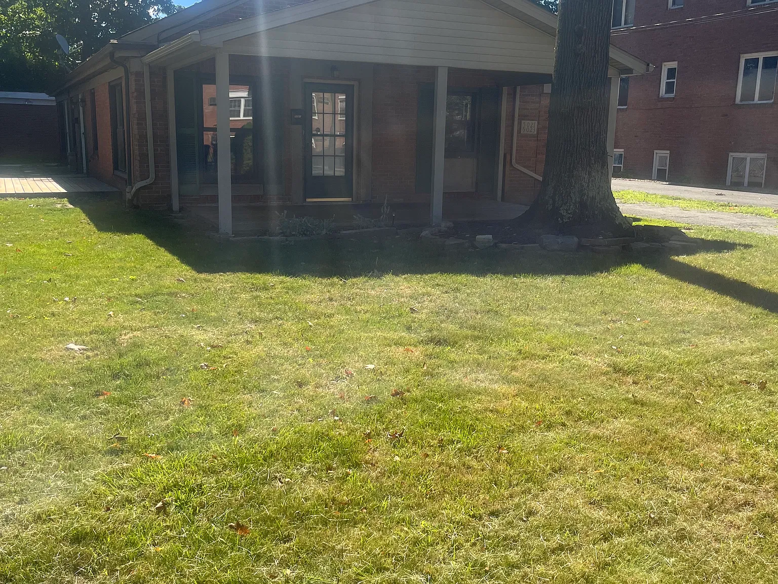 2 bed, 780 sqft, $900 — Photo 2