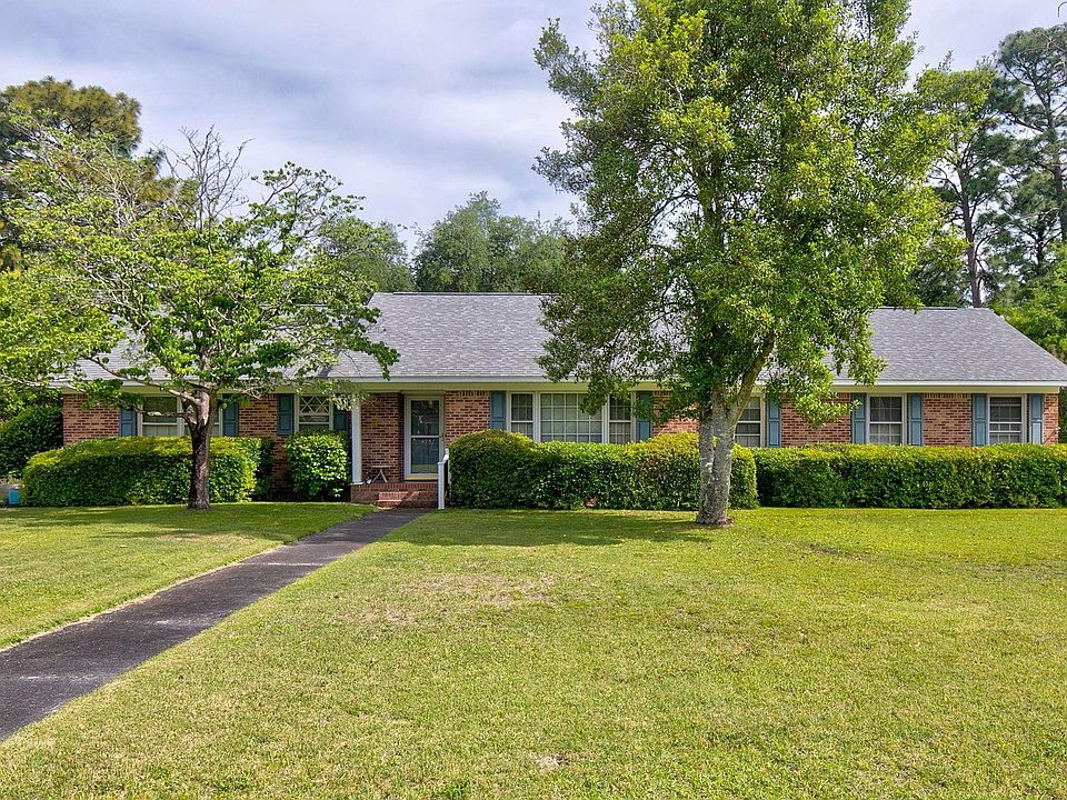 1st image of 415 Cool Springs Dr