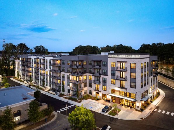 4936 Peachtree Corners Cir #421