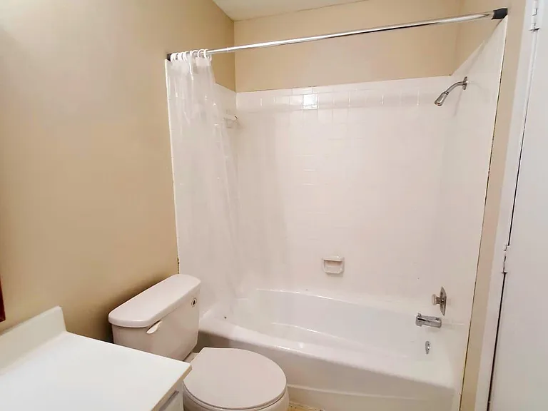 33 Nantucket Dr — Photo 29