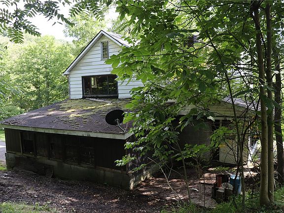 3rd image of 102 Midget Camp Rd