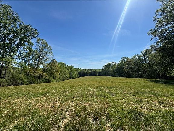 2nd image of 1011 Hauser Rd