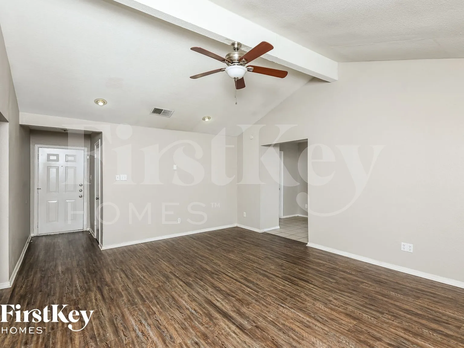 4 bed, 2.0 bath, 1646 sqft, $2,310 — Photo 3