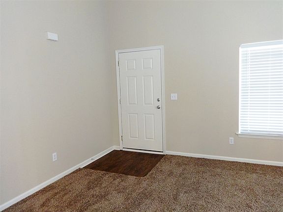 3rd image of 107 Blue Jasmine Ln