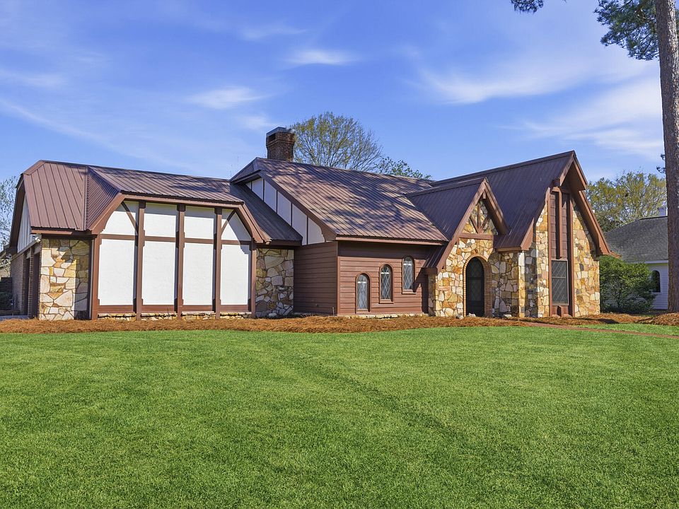 1st image of 200 Greenwood Pl