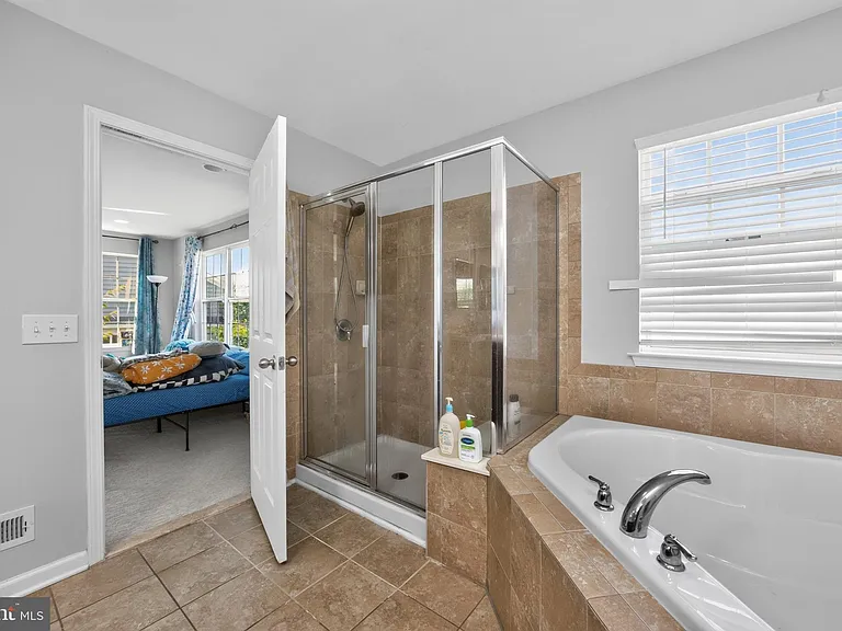 271 Fairfield Cir W — Photo 23