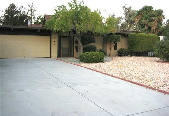 1st image of 851 Cumberland Dr