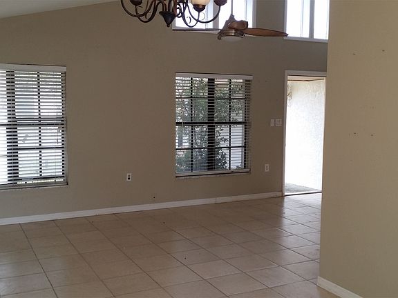 4th image of 1227 Mandarin Dr