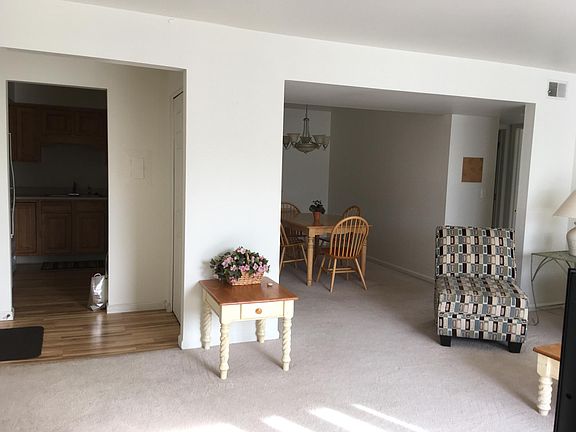 3rd image of 3610 Lakeshore Dr APT C10