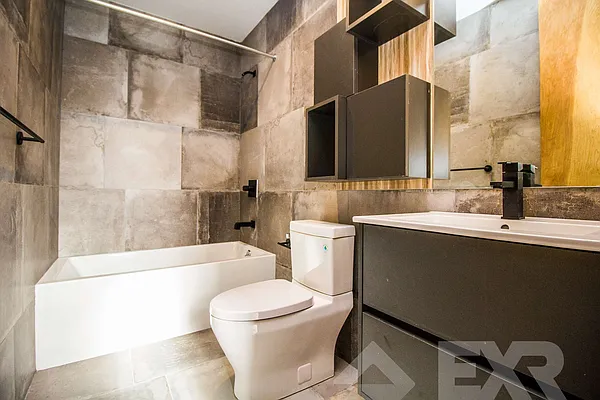 Rented by EXR | media 4