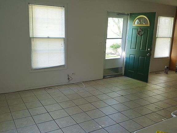 2nd image of 338 Somerset Ln #338