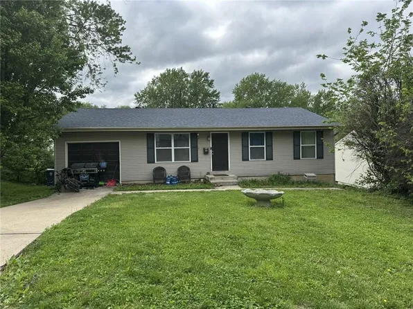 4804 N Tullis Dr, Kansas City, MO 64119