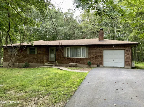 104 Center Trl, Hawley, PA 18428