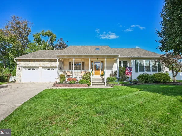 6 Hillcrest Hts, Marlton, NJ 08053