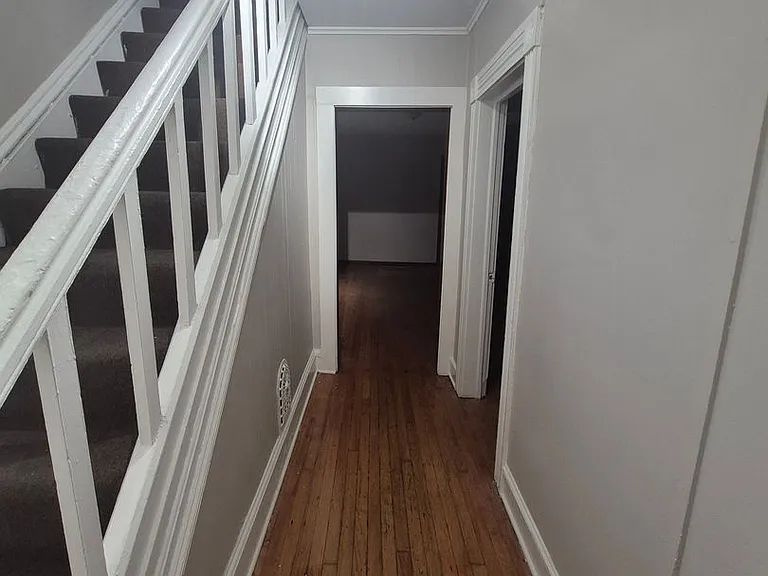 16 Asbury St — Photo 2