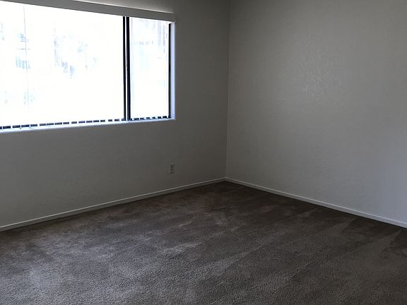 3rd image of 5046 S Rainbow Blvd Unit 103