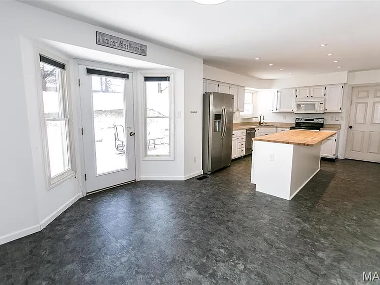 822 Emerald Place Dr — Photo 13