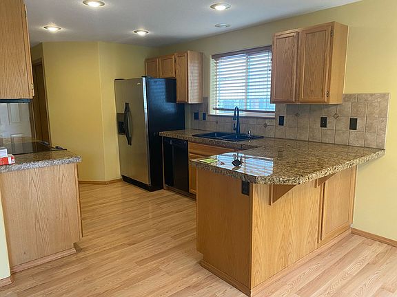 4th image of 129 NE Lenox St