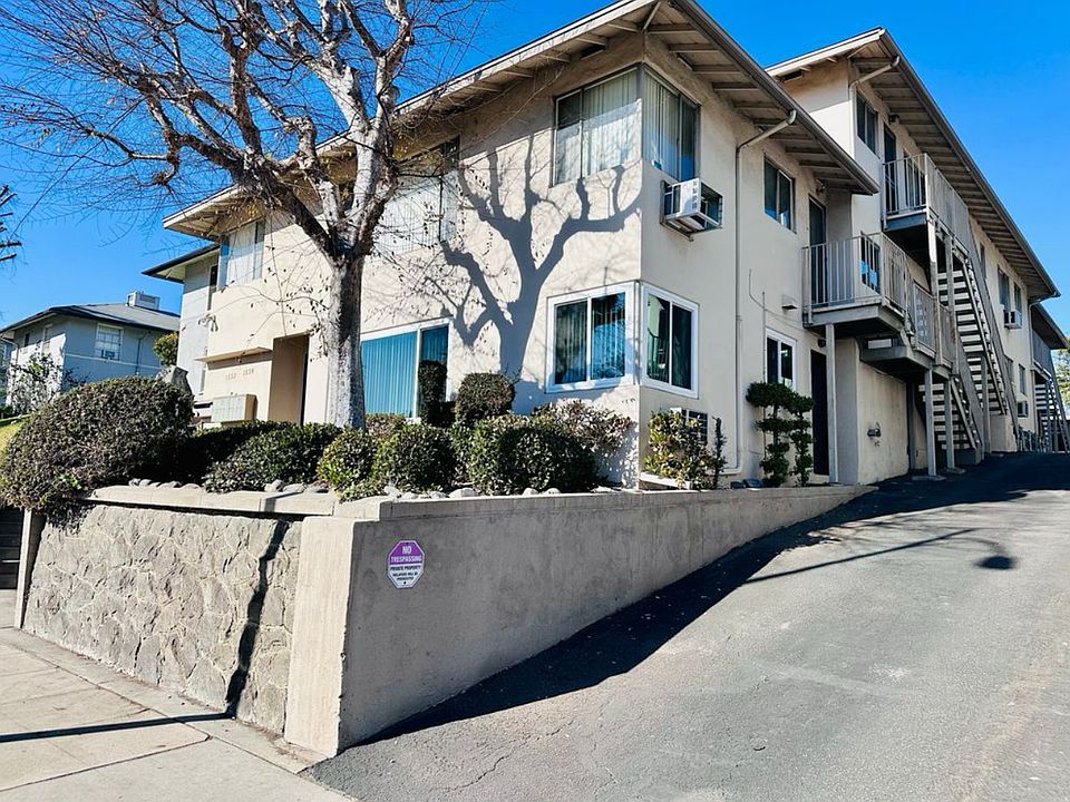 1st image of 1652 Huntington Dr #G