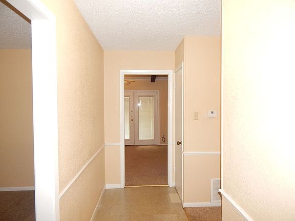 5th image of 1924 Suanne Dr