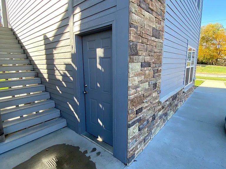404 Jefferson St — Photo 2