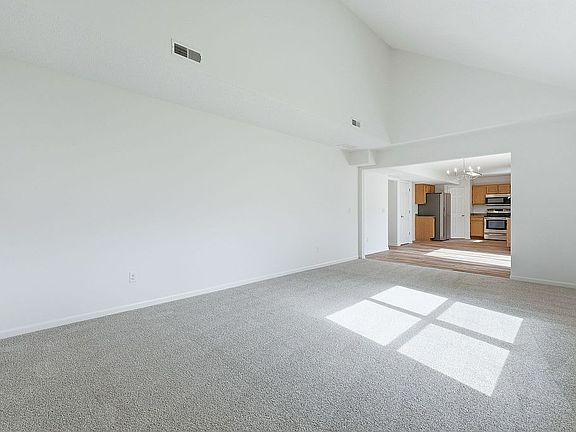 4th image of 11512 Maywin Dr
