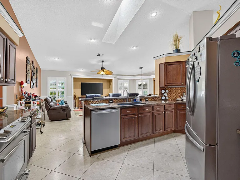 3077 SE Galt Cir — Photo 18